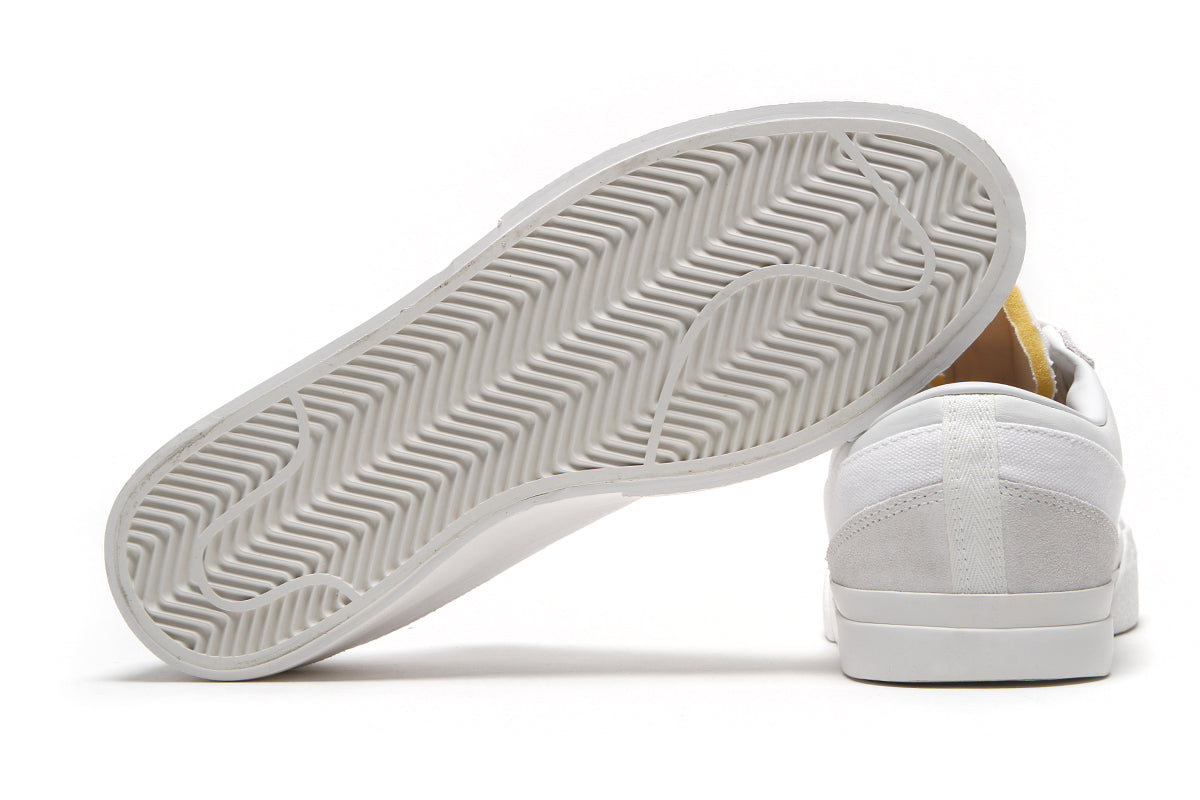 Nike - Blazy
Style # IM2523-100
Color : White / Summit White / Sail