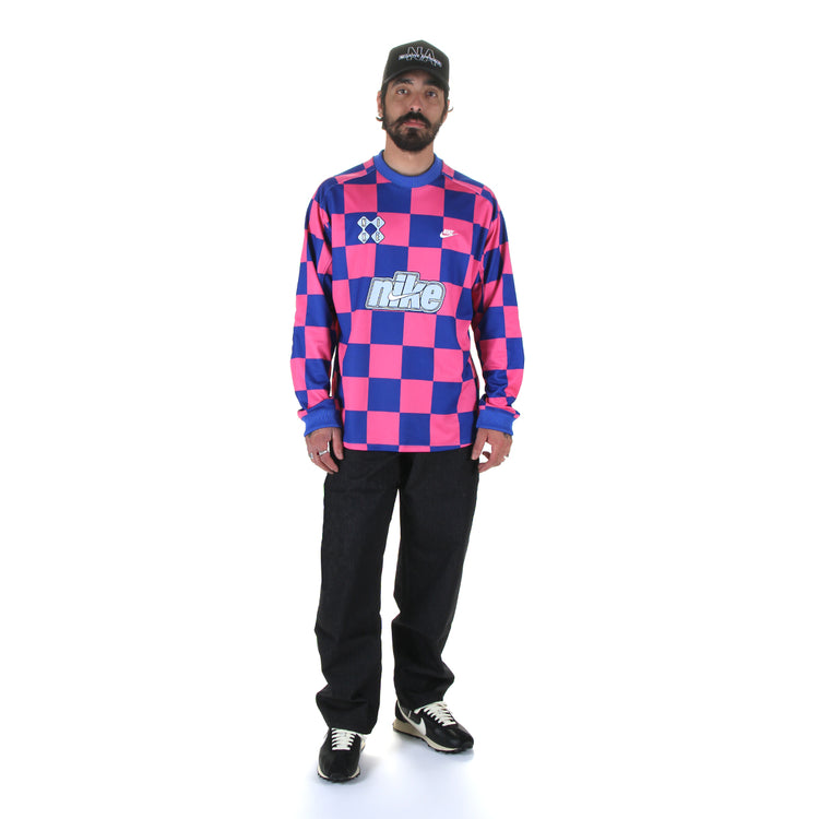 Nike SB - Club Goalie Jersey
Style # II4367-480
Color : Game Royal / Pinksicle / Hydrogen Blue