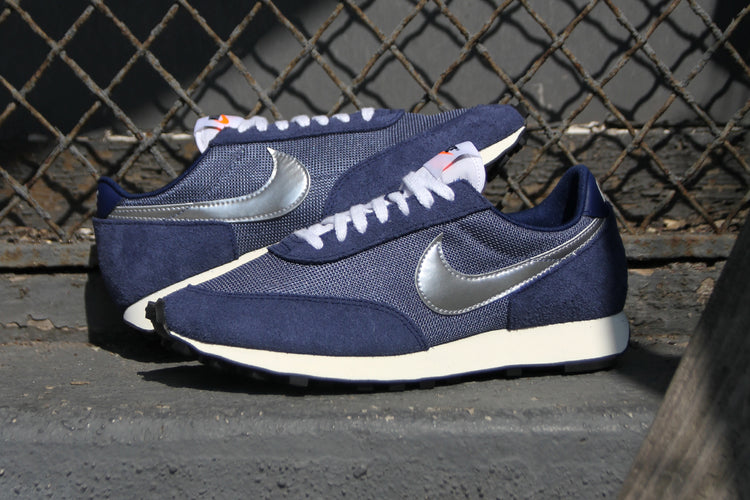 Nike - Daybreak SP
Style # BV7725-401
Color : Blue Void / Metallic Silver / Diffused Blue