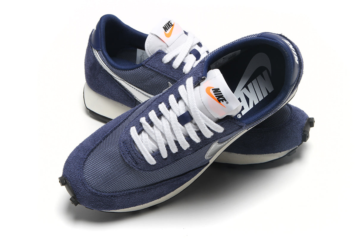 Nike - Daybreak SP
Style # BV7725-401
Color : Blue Void / Metallic Silver / Diffused Blue