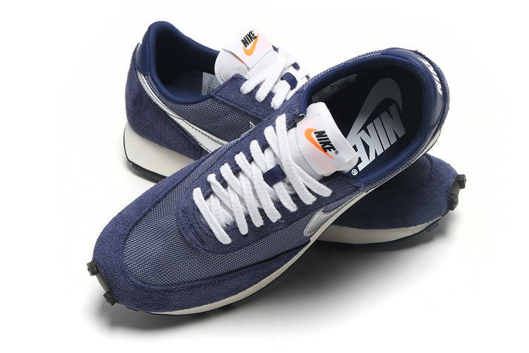 Nike - Daybreak SP
Style # BV7725-401
Color : Blue Void / Metallic Silver / Diffused Blue