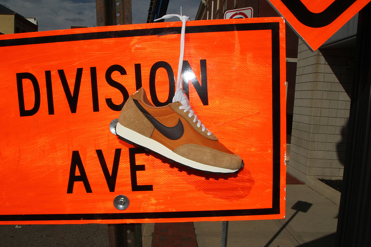 Nike - Daybreak SP
Style # BV7725-200
Color : Flax / Velvet Brown / Monarch / White