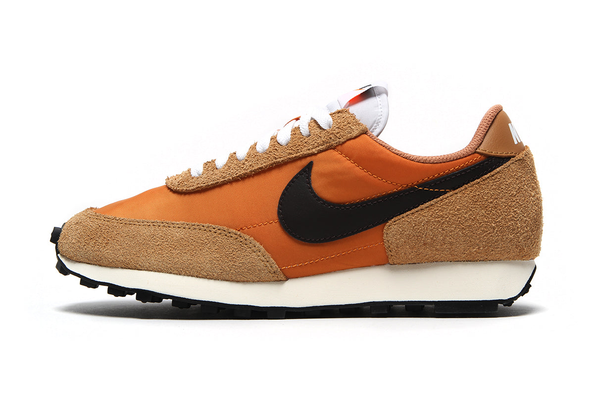 Nike - Daybreak SP
Style # BV7725-200
Color : Flax / Velvet Brown / Monarch / White