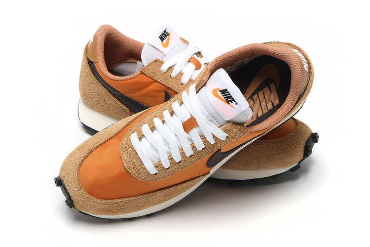 Nike - Daybreak SP
Style # BV7725-200
Color : Flax / Velvet Brown / Monarch / White