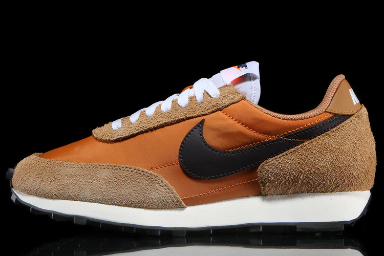 Nike - Daybreak SP
Style # BV7725-200
Color : Flax / Velvet Brown / Monarch / White