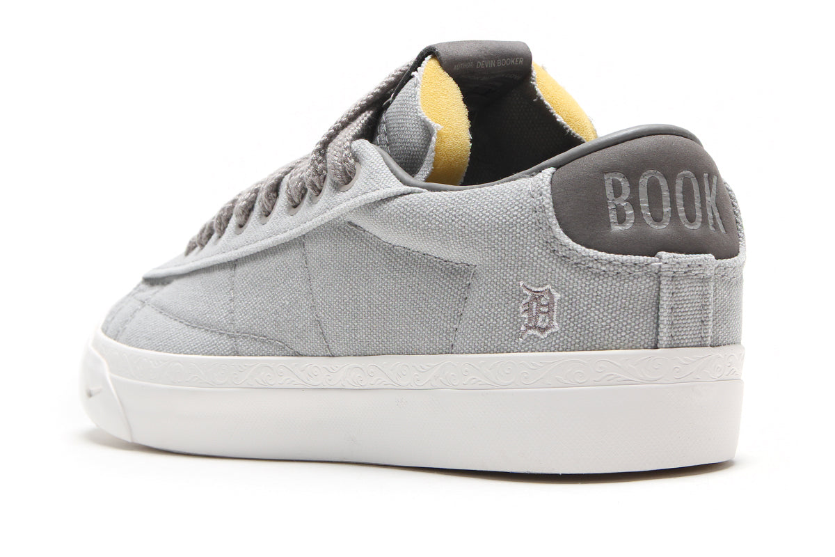 Nike - Blazer Low x Devin Booker
Style # HQ2054-001
Color : Pearl Grey / Sport Grey / Phantom