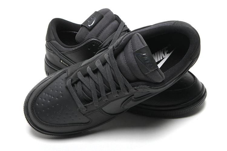 Nike - Dunk Low GTX
Style # HQ2053-001
Color : Black / Off Noir / Anthracite