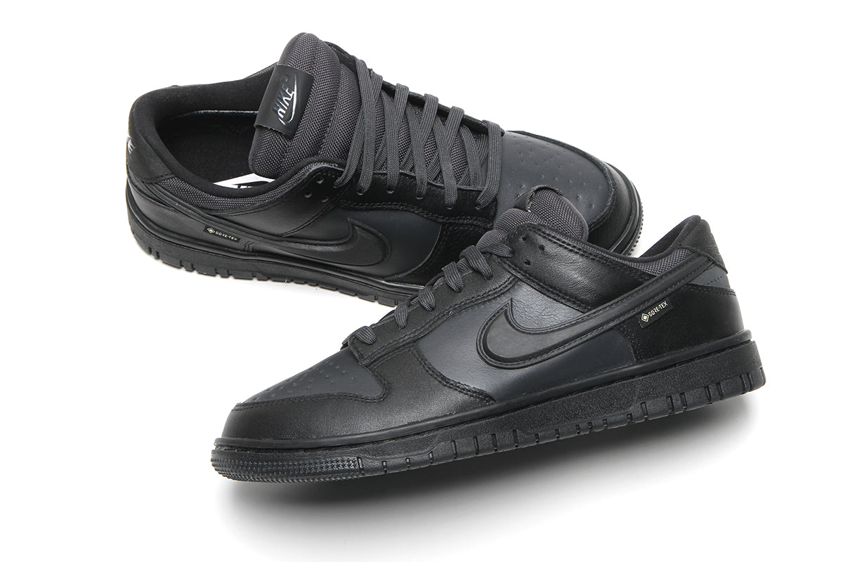Nike - Dunk Low GTX
Style # HQ2053-001
Color : Black / Off Noir / Anthracite