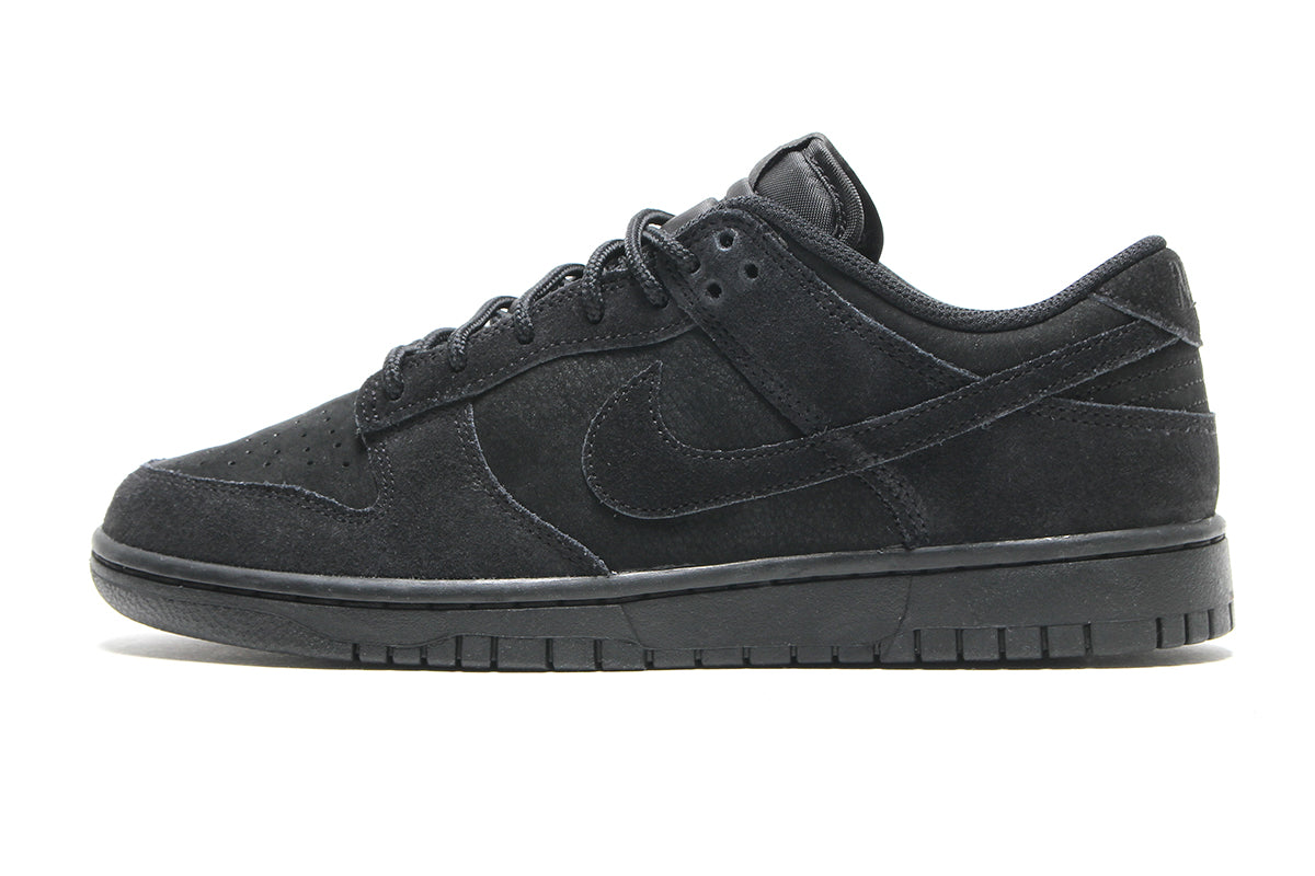 Nike - Dunk Low Retro SE
Style # IB6651-001
Color : Black / Black