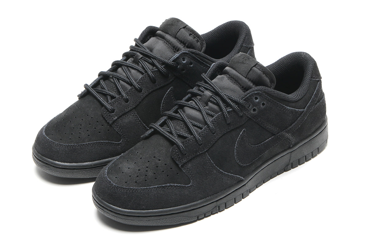 Nike - Dunk Low Retro SE
Style # IB6651-001
Color : Black / Black