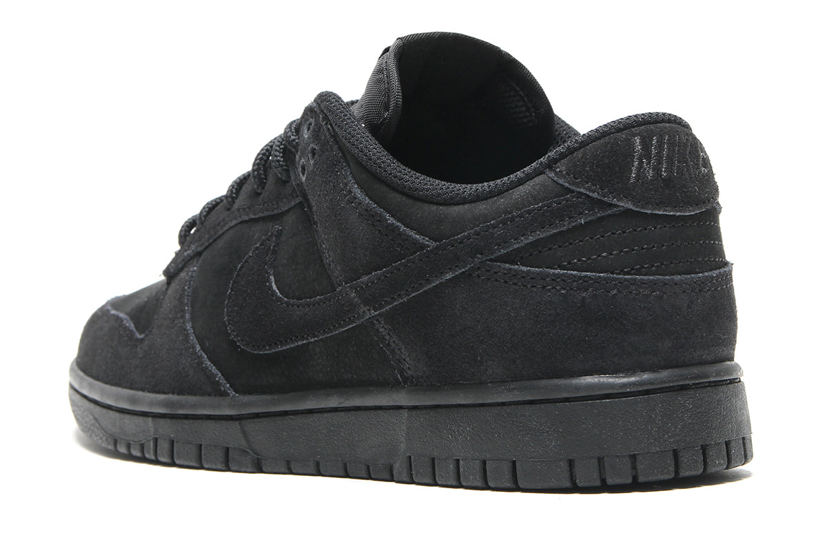Nike - Dunk Low Retro SE
Style # IB6651-001
Color : Black / Black