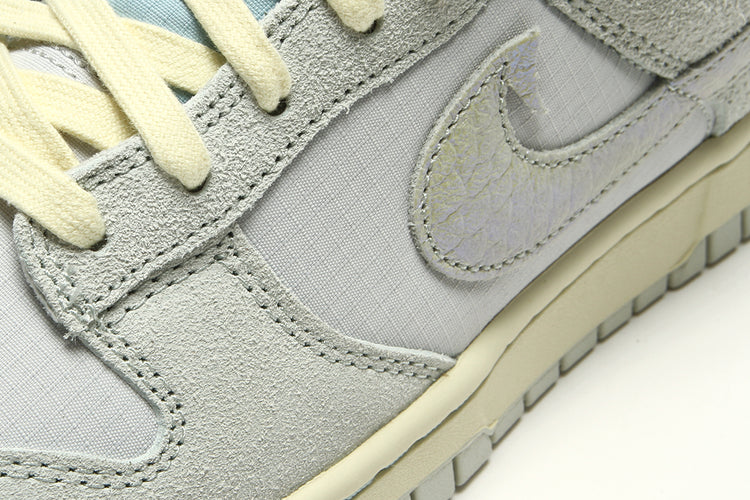 Nike Dunk Low Retro SE Photon Dust  Light Silver