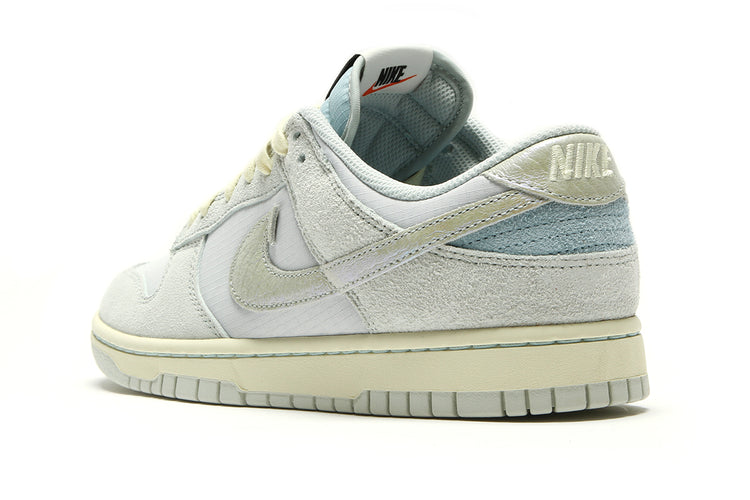 Nike Dunk Low Retro SE Photon Dust  Light Silver