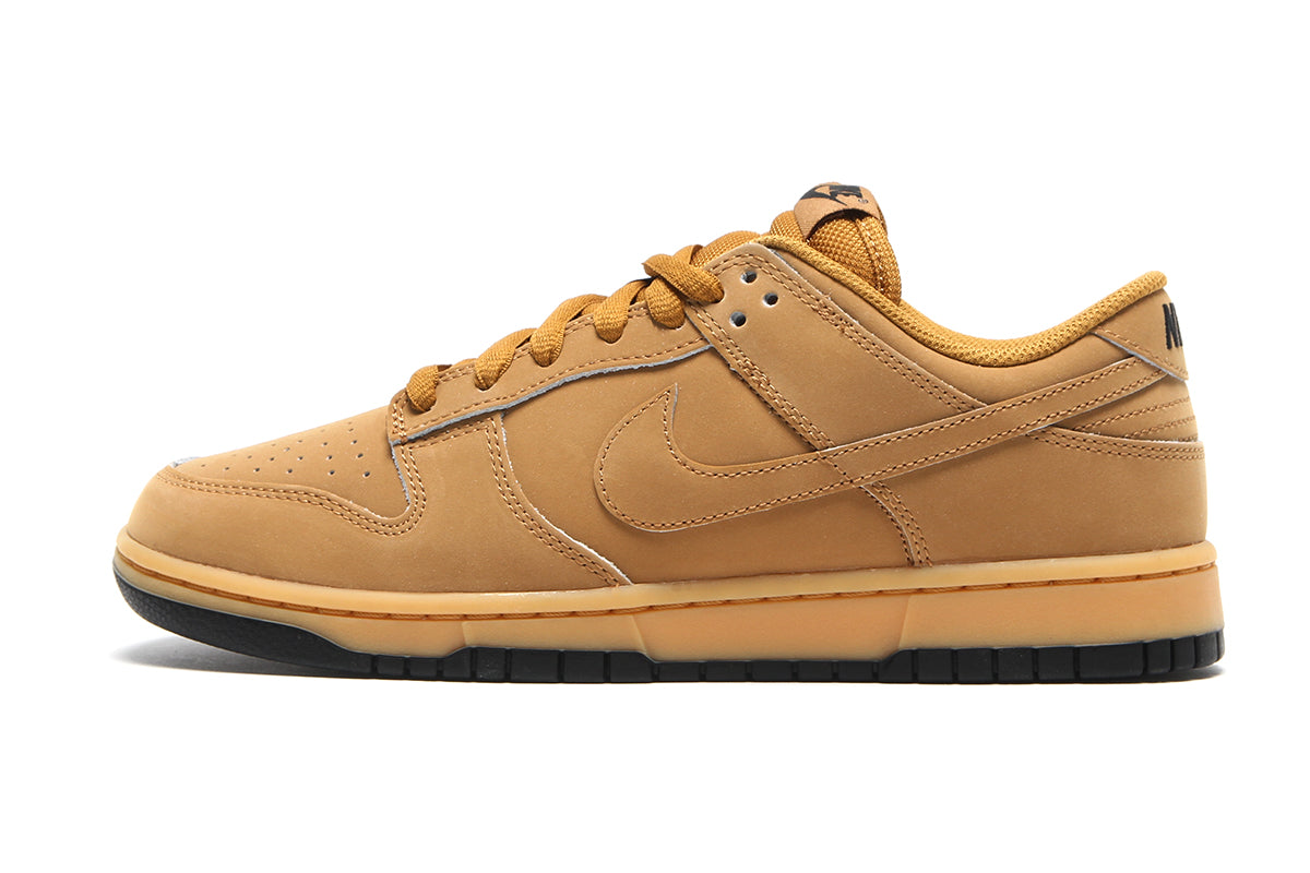 Nike | Dunk Low Retro SE
Style # HQ1932-700
Color : Wheat / Gum Yellow / Black