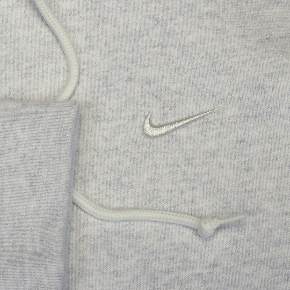 Nike - Energy Fleece Hoodie
Style # IO8747-051
Color : Birch Heather