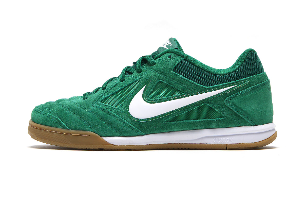 Nike | Gato
Style # HQ6020-300