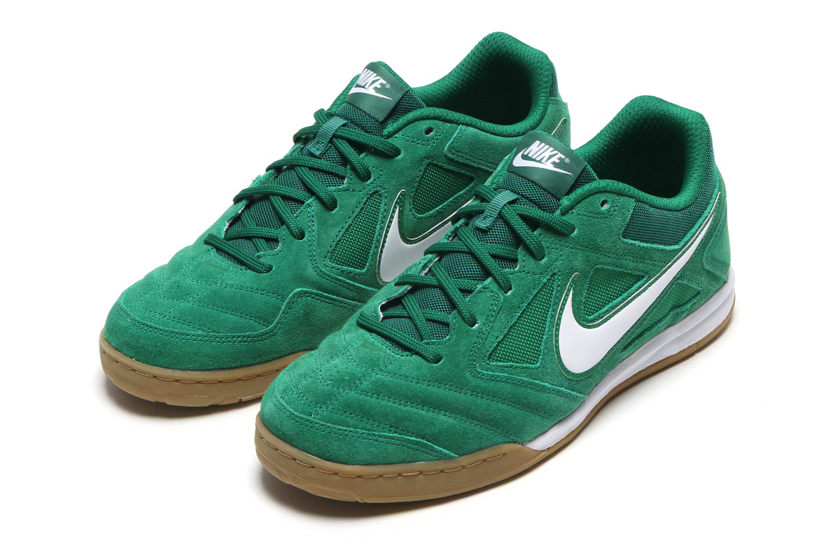 Nike | Gato
Style # HQ6020-300