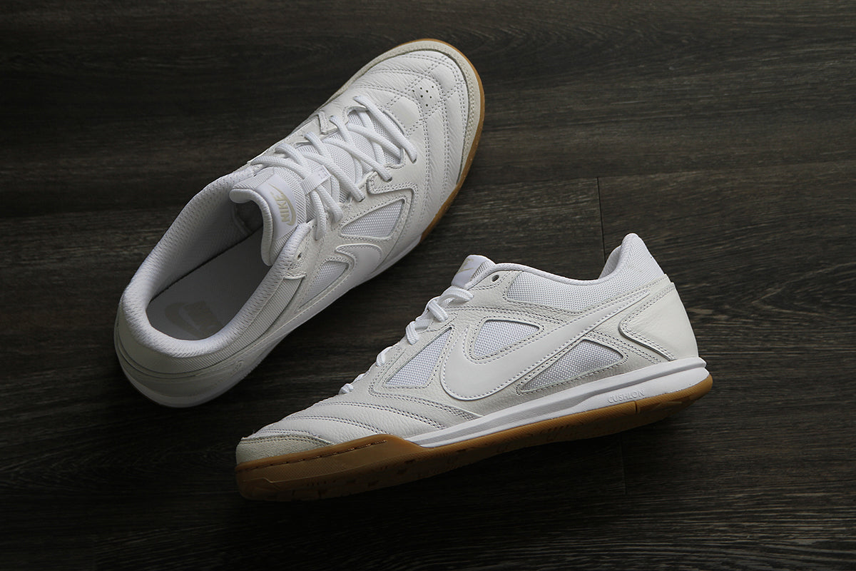 Nike | Gato
Style # HQ6019-100
Color : White / Gum Light Brown