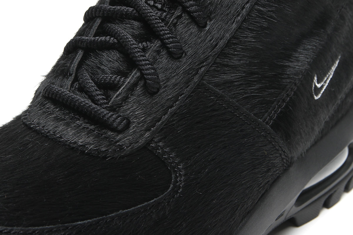 Nike - Air Max Goadome
Style # IO4635-001
Color : Black