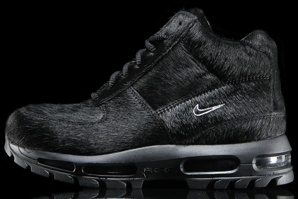 Nike - Air Max Goadome
Style # IO4635-001
Color : Black