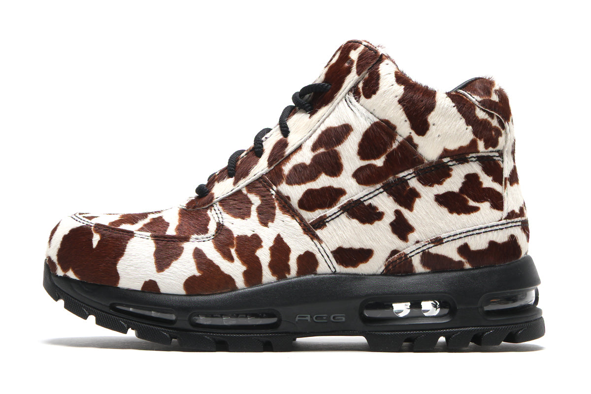 Nike - Air Max Goadome
Style # IO4635-100
Color : Sail / Black / Cacao Wow / Sail