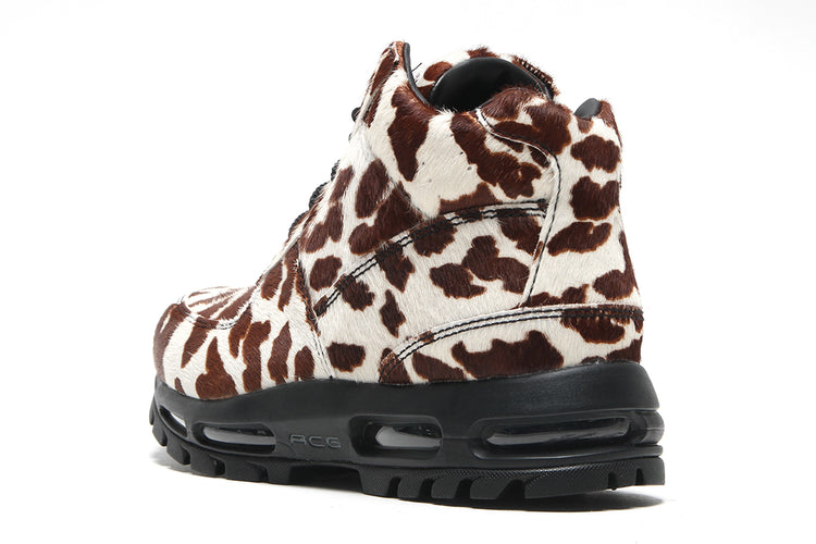 Nike - Air Max Goadome
Style # IO4635-100
Color : Sail / Black / Cacao Wow / Sail