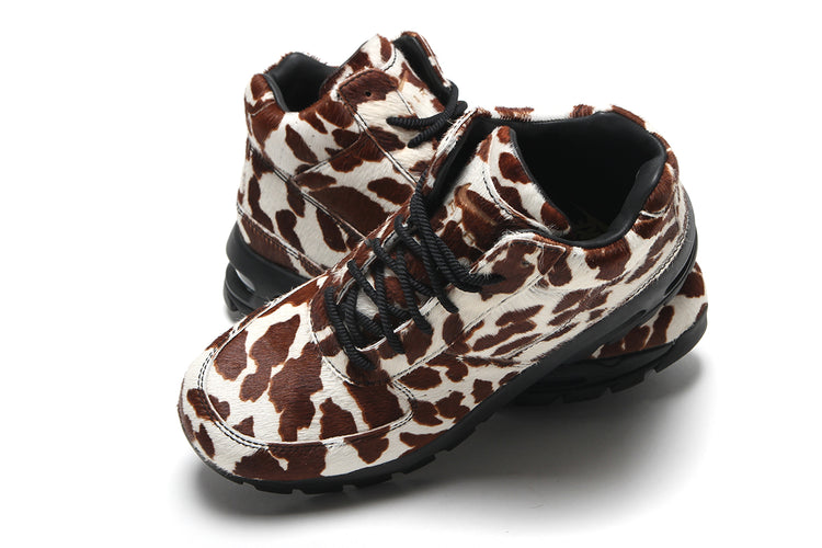 Nike - Air Max Goadome
Style # IO4635-100
Color : Sail / Black / Cacao Wow / Sail