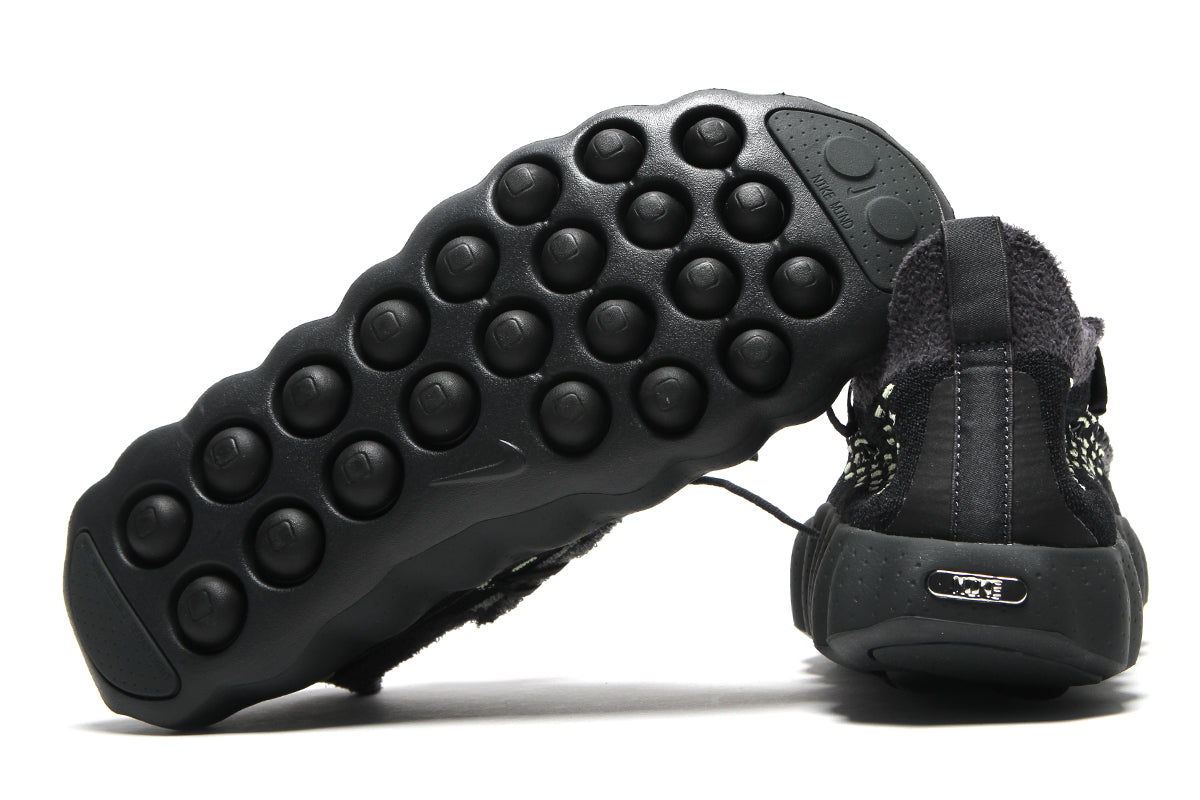 Nike - Mind 002 Flyknit
Style # IR2176-002
Color : Black / DK Smoke Grey / Anthracite