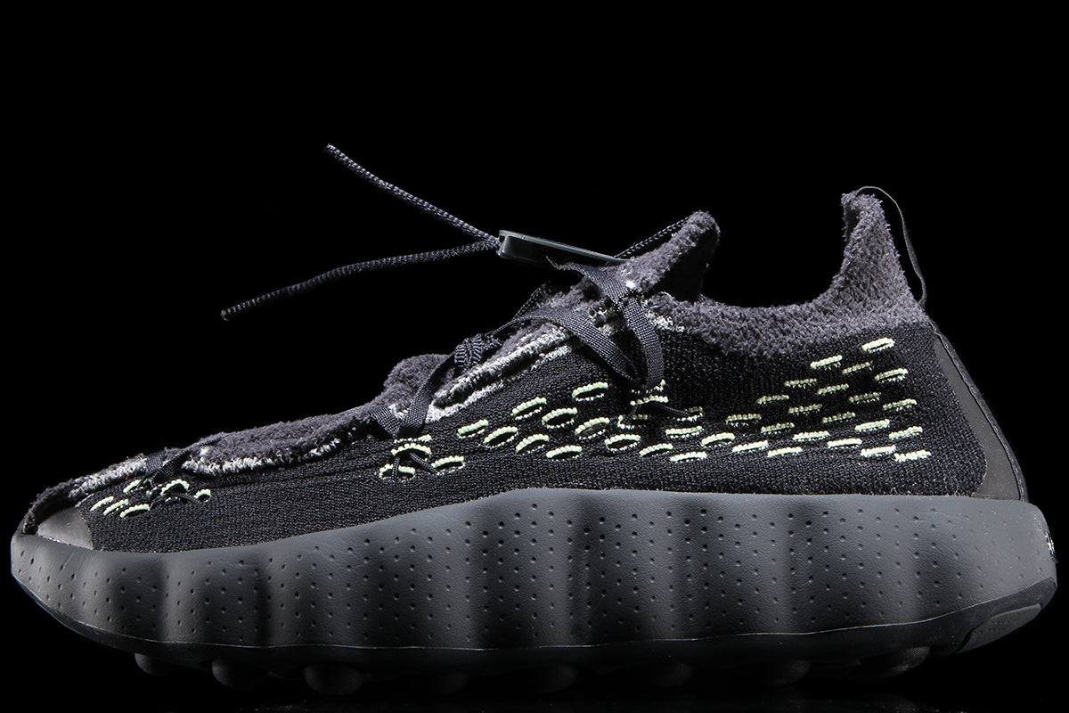 Nike - Mind 002 Flyknit
Style # IR2176-002
Color : Black / DK Smoke Grey / Anthracite