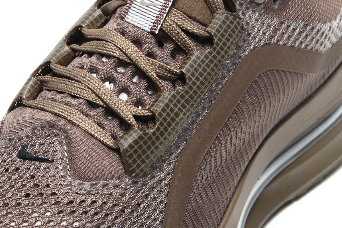 Nike - Pegasus Premium SP
Style # IQ5691-200
Color : Caldera Brown / Pecan