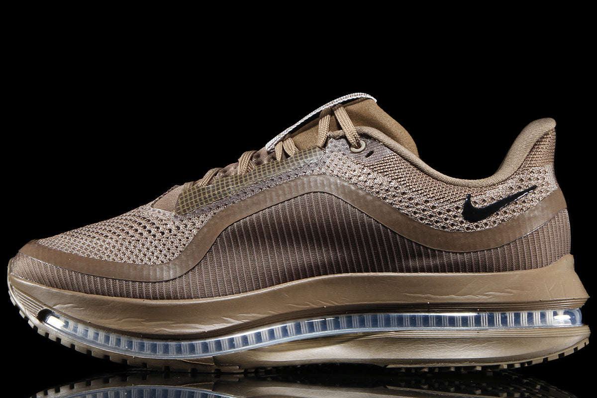 Nike - Pegasus Premium SP
Style # IQ5691-200
Color : Caldera Brown / Pecan