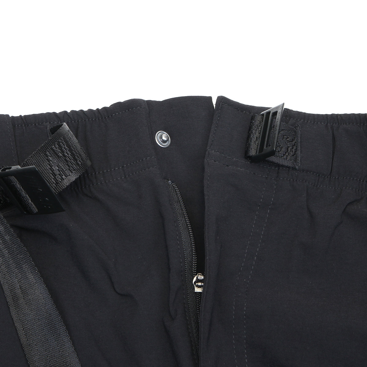 Nike SB - 9er Skate Short
Style # IF1096-010
Color : Black / White