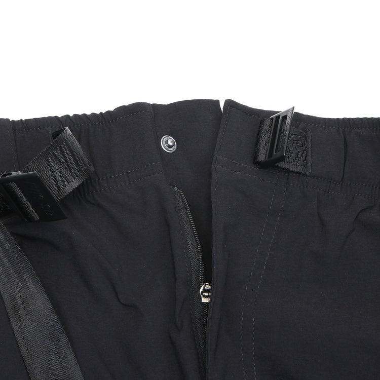 Nike SB - 9er Skate Short
Style # IF1096-010
Color : Black / White