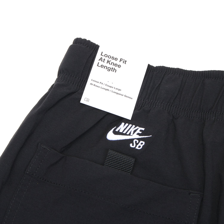 Nike SB - 9er Skate Short
Style # IF1096-010
Color : Black / White
