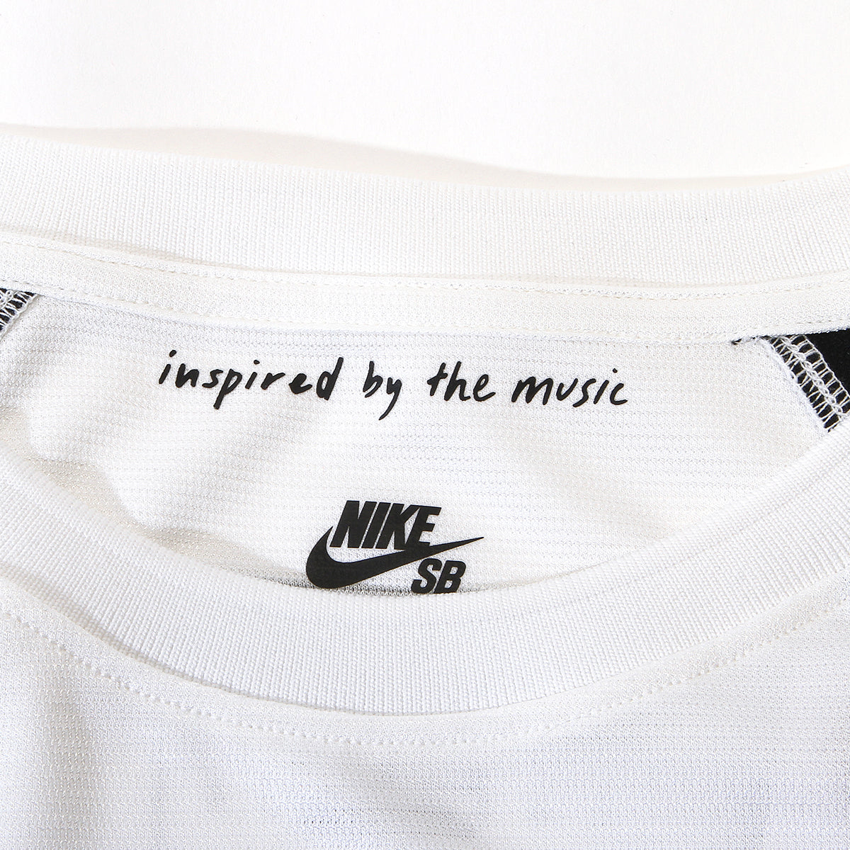 Nike SB - FC Pack Jersey
Style # IR6760-133
Color : Sail / Black