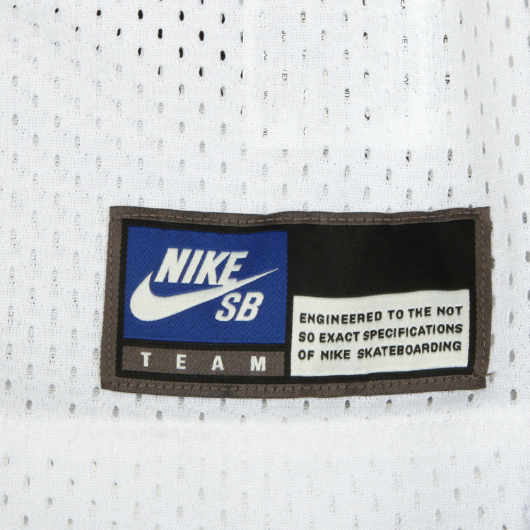 Nike SB - GFX Mesh Football Jersey
Style # IF1349-100
Color : White