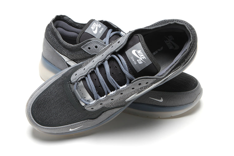 Nike SB | PS8
Style # FV8493-002
Color : Cool Grey / Metallic Silver / Anthracite