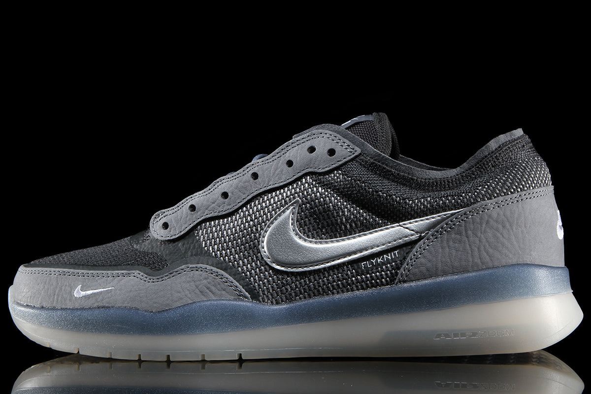 Nike SB | PS8
Style # FV8493-002
Color : Cool Grey / Metallic Silver / Anthracite