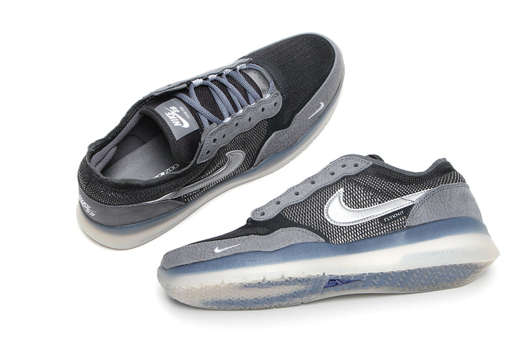 Nike SB | PS8
Style # FV8493-002
Color : Cool Grey / Metallic Silver / Anthracite