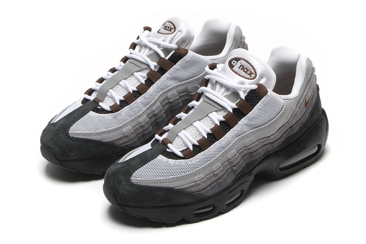 Nike SB - SB Air Max 95
Style # HF7545-002
Color : Black / Cacao Wow / Anthracite / LT Graphite