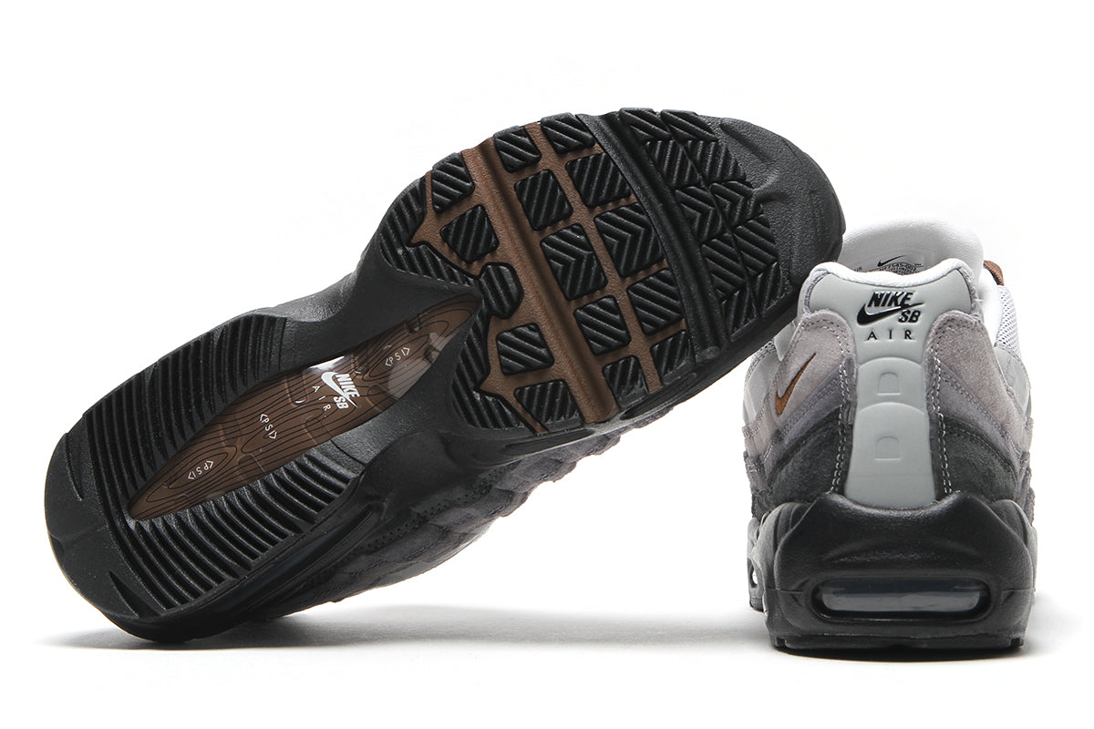 Nike SB - SB Air Max 95
Style # HF7545-002
Color : Black / Cacao Wow / Anthracite / LT Graphite