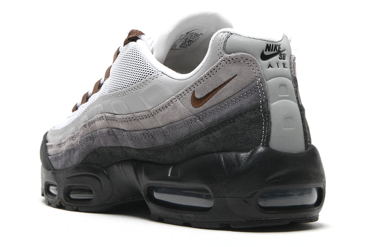 Nike SB - SB Air Max 95
Style # HF7545-002
Color : Black / Cacao Wow / Anthracite / LT Graphite