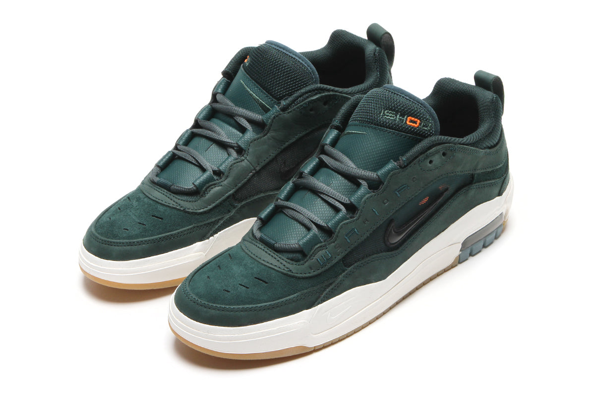 Nike SB - Air Max Ishod
Style # HJ4299-300
Color : Deep Fir / Black / Fir / Sail