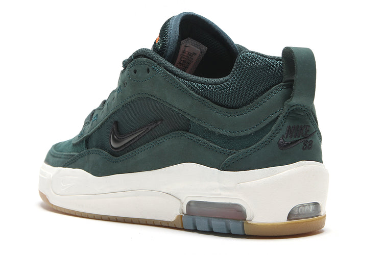 Nike SB - Air Max Ishod
Style # HJ4299-300
Color : Deep Fir / Black / Fir / Sail