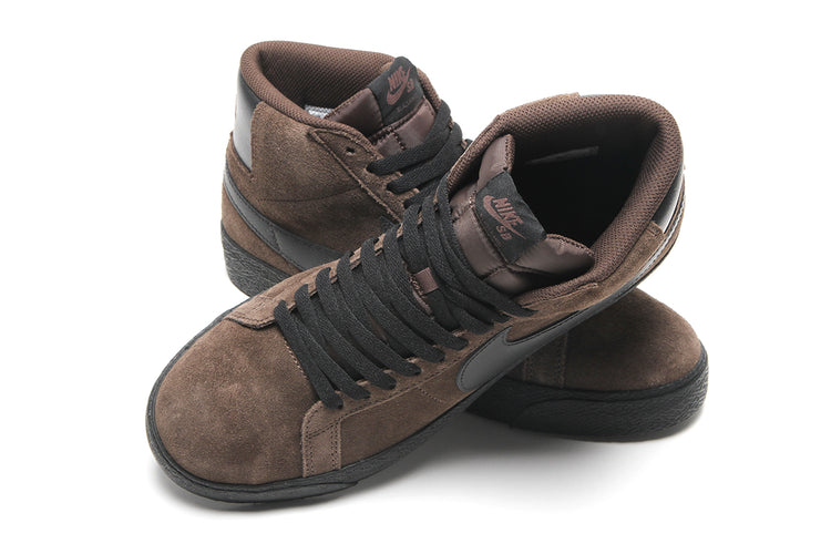 Nike SB - Zoom Blazer Mid
Style # FD0731-201
Color : Baroque Brown / Black