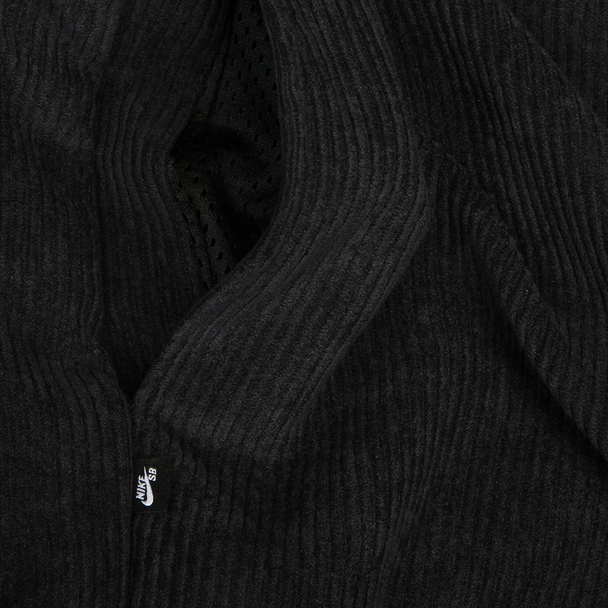 Nike SB - Corduroy Skate Shorts
Style # II4426-010
Color : Black / White