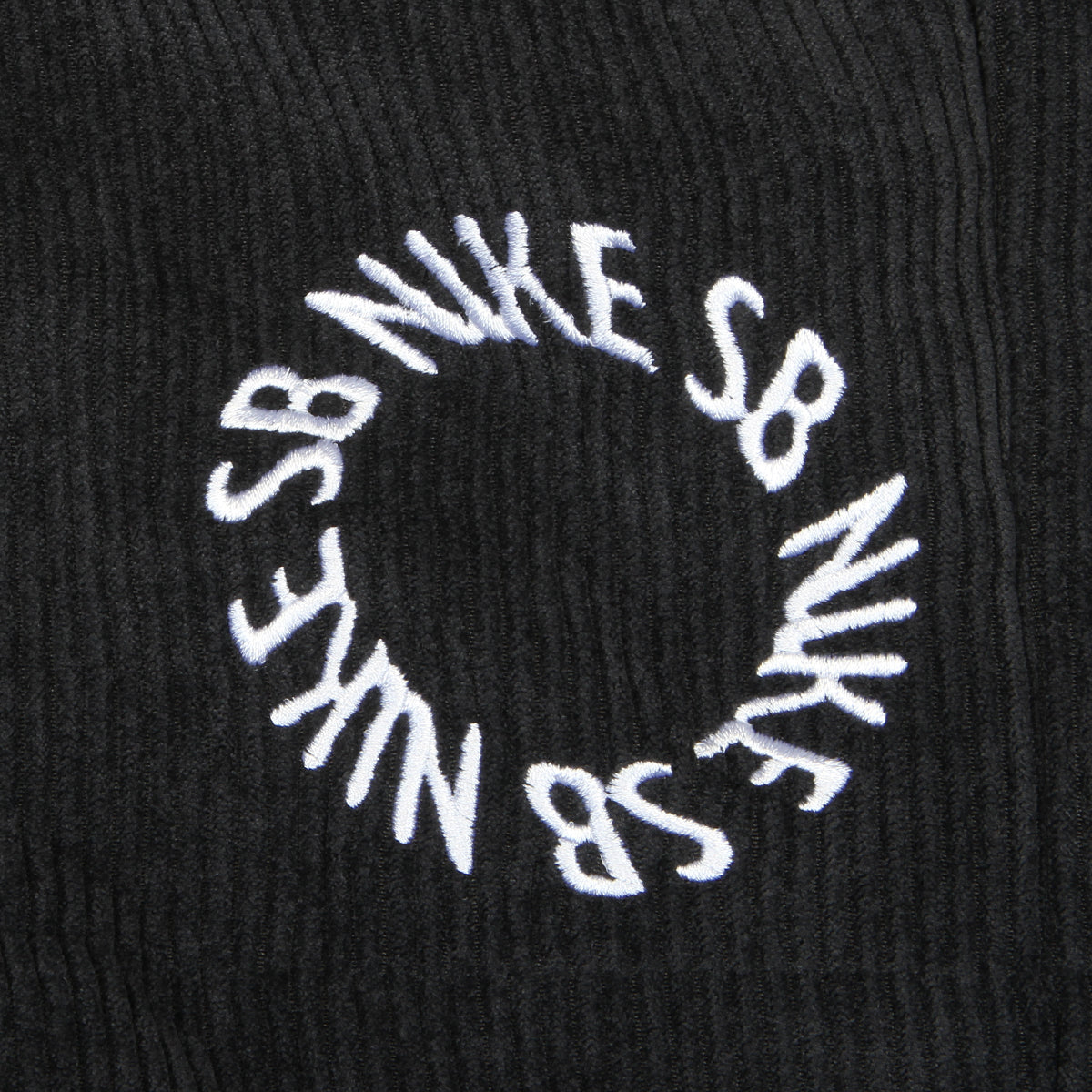 Nike SB - Corduroy Skate Shorts
Style # II4426-010
Color : Black / White