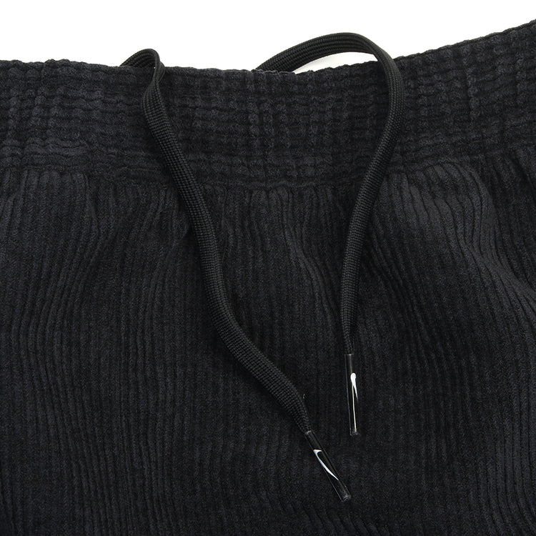 Nike SB - Corduroy Skate Shorts
Style # II4426-010
Color : Black / White