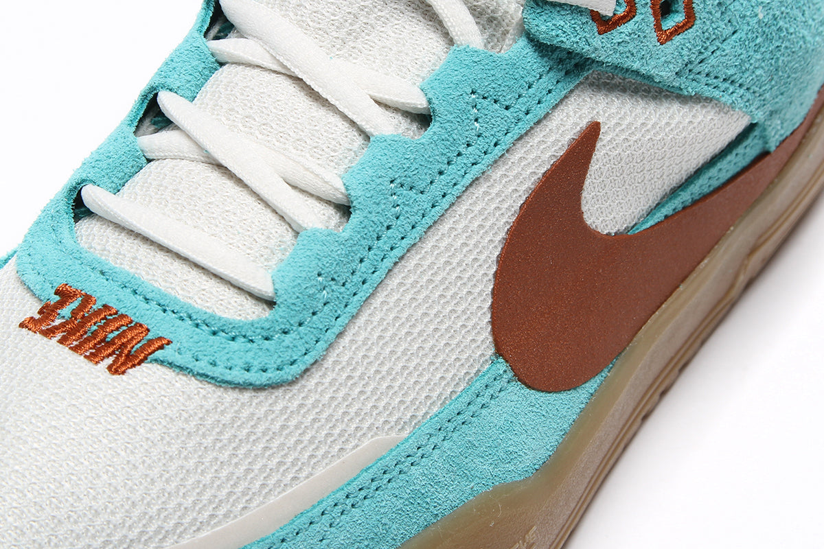 Nike SB | Day One Green Frost / Dark Russet / Phantom