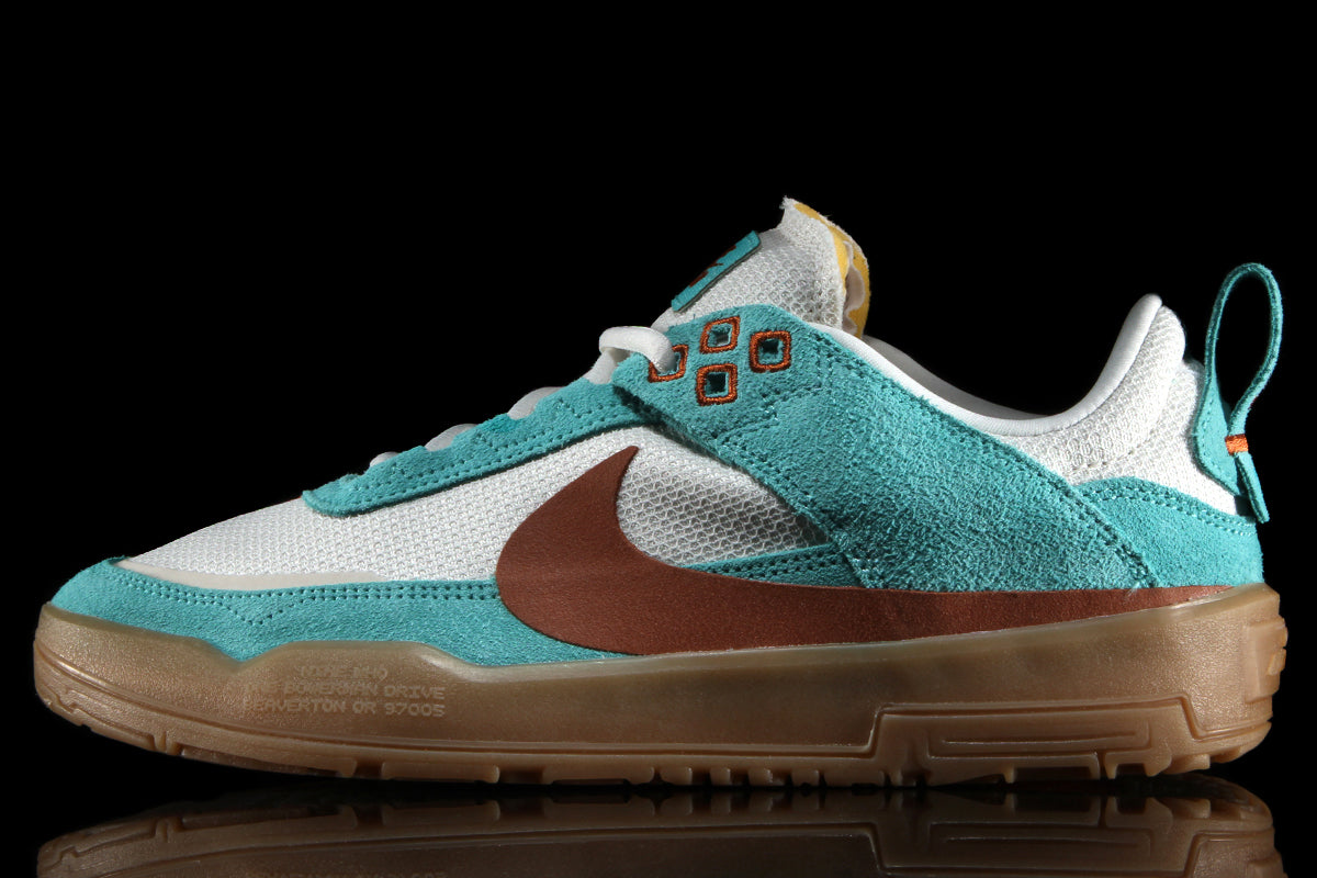 Nike SB | Day One Green Frost / Dark Russet / Phantom